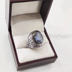 Vente en gros de bagues pour hommes, pierres précieuses labradorite de feu bleu naturel, bague de naissance, bijoux fins lourds de toutes tailles, bague en argent sterling 925 - Product Image 3