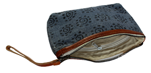 Nouveaux embrayages Kelim Dhurries en coton tissé à la main de conception moderne avec sac de voyage en cuir véritable - Product Image 5