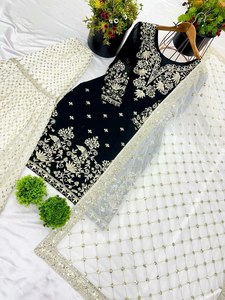 Superbe ensemble Anarkali noir et blanc en soie Banarasi et fausse georgette, brodé, à manches longues, avec pantalon Plazzo et dupatta, idéal pour les fêtes. - Product Image 4