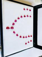Seltener Qualitäts-Naturrubin in Ovaler Cabochon-Schliffform, Loser Edelstein für Handgefertigten Schmuck, IGI-Zertifiziert, Rote Farbe, 54,50 Karat, Großhandel