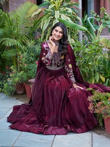 Vestido largo de festival de seda Fendy de diseñador con tela suave y elegante conjunto Dupatta para eventos especiales, reuniones y funciones formales - Product Image 4