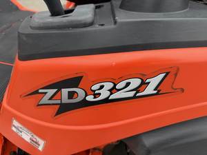 Best Selling Used 2010 Kubota ZD321 Commercial Diesel Zero Turn Mower Professional Turf Equipment - Product Image 4