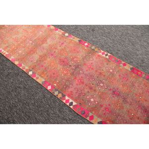 Tapis de 2,6 x 9,5 pieds, tapis turc vintage, tapis géométrique rose Herki - Product Image 4