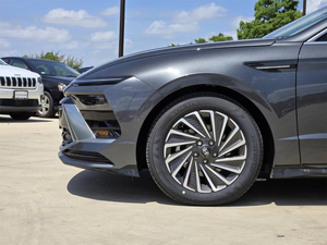 2025 Hyundal Sonata Limited Hybrid 4dr Sedan 2.0L 4cyl gas/híbrido eléctrico 6A - Product Image 2