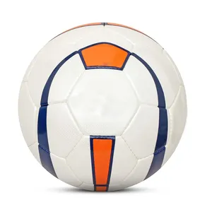 PU deri dikişli inşaat 32 Panel boyutu 5 futbol en kaliteli özelleştirilmiş futbol topu ile sert zemin oyun için uygun