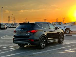 Hyundai Santa Fe Diesel SUV Usata del 2018, Nera, 5 Posti, Veicolo Familiare, Trasmissione Automatica, 2.0L V4 AWD |   Pronto per l'esportazione - Product Image 6