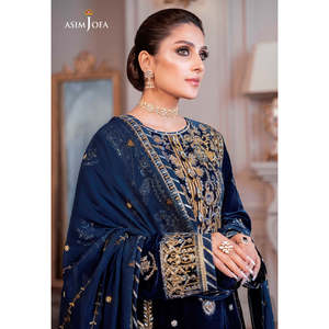 Conjunto de Traje ASIM JOFA-3PC: Camisa Bordada de Terciopelo y Seda con Dupatta Bordada de Chifón y Pantalones - Product Image 4