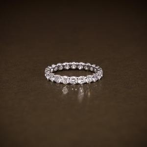 Bague d'éternité en diamant de laboratoire de 1,81 CTW, coupe ronde brillante, certifiée E F VVS VS, bague de mariage, bague d'éternité - Product Image 3