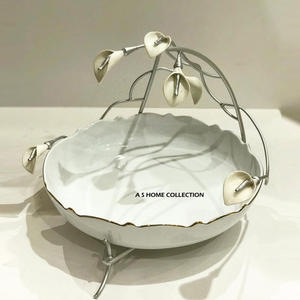 Tazón de Metal con Acabado Dorado Brillante de Diseño Creativo para Servir Fruta Japonesa, Decoración de Mesa para Cenas y Fiestas, Uso Doméstico - Product Image 4