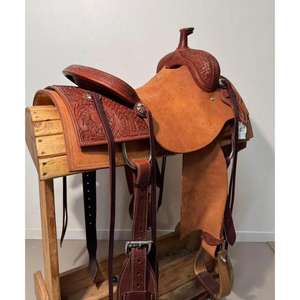 Ensemble de tack western en cuir véritable longue durée avec conchos décoratifs et rênes de finition lisse pour l'équitation pour l'exportation en vrac - Product Image 2