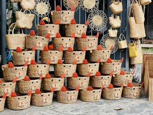 Panier de rangement pour vêtements et jouets pour enfants en rotin écologique fait à la main - Product Image 6