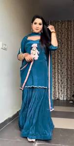 Collection de costumes de festival indien Tissus en soie pure Chinon de haute qualité avec travail de conception de broderie pour les femmes - Product Image 2