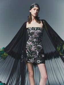 Vestido WILD AURA _ vestido de lujo de alta costura de la marca local de Vietnam - Product Image 4