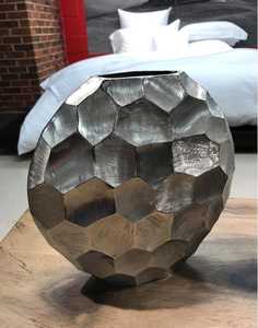 Venta al por mayor de jarrones grandes de aluminio hechos a mano con diseño de flores para uso en interiores y exteriores de alta calidad para el hogar, hoteles, restaurantes, bodas - Product Image 6