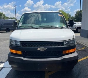 Blanco usado 2018 Chevrolet Express Cargo 2500 RWD con ruedas de acero Asientos de tela Sistema de navegación Arranque remoto - Product Image 1