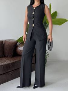 Ensemble tailleur noir élégant pour femme avec détails boutonnés, pantalon large en satin de couleur unie et haut sans manches, idéal pour l'automne - Product Image 5