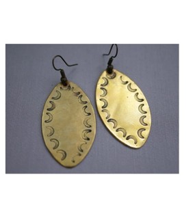 Boucles d'oreilles en laiton élégantes et personnalisées pour femmes, bijoux de mode élégants de créateur, cadeaux d'affaires de Noël pour dames - Product Image 6