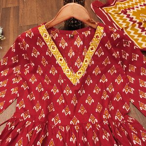 Dreamy Casual Anarkali Kurti Set avec dentelle Adda & Tubelight Work in Sanganeri Print - Product Image 4