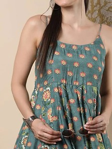 Robe sans manches en coton indien fait à la main à imprimé floral belle tenue d'été avec approvisionnement ODM vente à la mode - Product Image 3