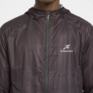 Chaqueta deportiva para hombre con cuello alto y bolsillos con cremallera para entrenar o trotar, chaqueta de entrenamiento repelente al agua para hombre - Product Image 5