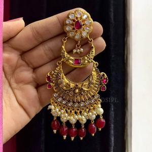 Boucles d'oreilles de créateur de haute qualité avec pierres, boucles d'oreilles pour femmes et filles, pour les soirées, pour les tenues de soirée, mode - Product Image 1