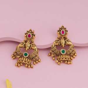 Boucles d'oreilles pendantes en forme d'animaux charmants pour mariage et fête, avec accents en laiton et perles 189154 - Product Image 2