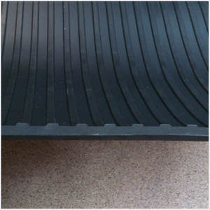 Suelo protector acanalado de 6mm de grosor para animales español - Product Image 1