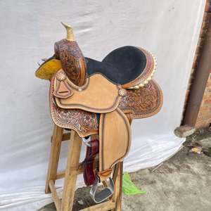 Ensemble de selle western en cuir avec décorations d'art sur bois de qualité supérieure, thème course de barils |   Ensemble de fixation sans clou pour équipement d'équitation en acier inoxydable, façonné à la main - Product Image 5