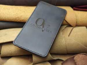 Dossier présentateur de chèques en cuir véritable noir avec logo gaufrage et LBH-0132 de poche de rangement de reçus - Product Image 3