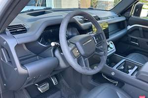 Land Rover Defender 110 V8 essence 2023, faible kilométrage - Product Image 5