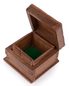 Cajas de joyería de diseño surtido talladas a mano de madera de nogal-Ideas de regalo únicas hechas a mano de 4x4 pulgadas para hombres y mujeres - Product Image 2