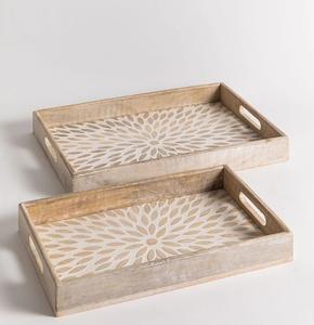 Plateau de service rustique blanchi à la chaux avec élégance fermière et utilisation pratique pour les repas décontractés ou la mise en scène à la maison - Product Image 4