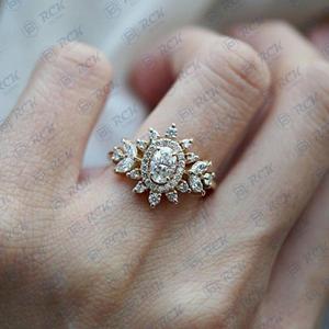 1.00 CTW แหวนเพชรโมอิสซาไนต์ทรงรีตัด18KT ทองเครื่องประดับหมั้นของผู้หญิงคลัสเตอร์แหวนเพชร - Product Image 1