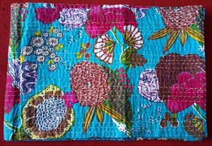 Venta al por mayor lote de Kantha Vintage para la venta nueva llegada manta Hippie indio hecho a mano algodón acolchado colcha para decoración del hogar - Product Image 3