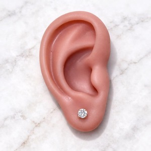 Pendientes de Diamantes Redondos Incoloros de Corte Realista, 0.50 Ct D VVS, Diamantes Cultivados en Laboratorio en Oro de 14K, para Uso Diario, Regalo - Product Image 1