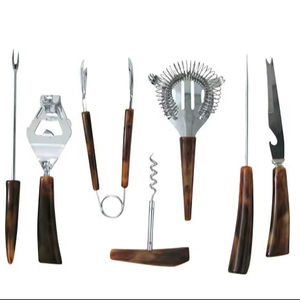 Juego de Herramientas de Barra de Acero Inoxidable de Diseño Moderno y Ecológico con Diseño Personalizable para un Estilo Impecable en la Barra, Herramientas Funcionales - Product Image 1