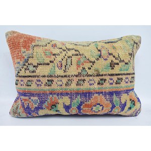 Coussin décoratif multicolore bohème en laine Kantha 16x24, imprimé floral vintage brodé, patchwork tissé, 18x18 pouces - Product Image 1