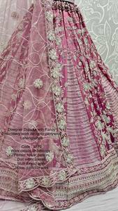 Ropa de fiesta de diseñador Lehenga Choli con Dupatta de diseñador con bordado elegante - Product Image 2