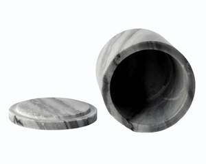 Pot de bougie en marbre avec un design minimal idéal pour les expositions de parfums et de cadeaux de spa - Product Image 3