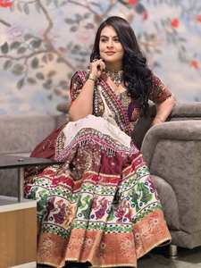 ชุดเลเฮนาโชลีแบบกลับด้านได้ รุ่นใหม่มาแรง สำหรับงานแต่งงาน งานดีวาลี ผ้ามัสลินคอตตอนพิมพ์ลายย้อมสี - Product Image 2