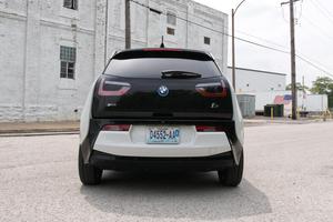 รถยนต์ I3 EV ปี 2014 เกียร์อัตโนมัติ แบตเตอรี่ลิเธียม เบาะหนัง ล้อแม็ก R19 ระบบขับเคลื่อนสี่ล้อ หลังคาซันรูฟแบบพาโนรามา พวงมาลัยซ้าย ภายในสีอ่อน วิ่ง ~21,000 ไมล์ - Product Image 4