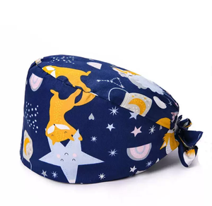 Casquette de gommage Active Wear avec doublure de contrôle de l'humidité, cravate réglable et conception en maille respirante pour le personnel - Product Image 2