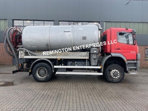 Camion-citerne d'occasion Mercedes-Benz Atego 1828 4x4 de 2003 pour l'aspiration et le nettoyage des boues d'assainissement municipal - Product Image 3