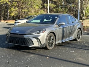 โตโยต้า แคมรี่ SE ปี 2025 มือสอง สภาพดี - Product Image 3