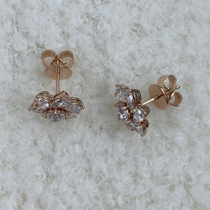 Pendientes de Oro de 10k, 14k y 18k con Diamantes Creados en Laboratorio, Certificados por IGI, Selección de Joyería Fina Sostenible, Estilos en Oro Amarillo, Rosa y Blanco - Product Image 1
