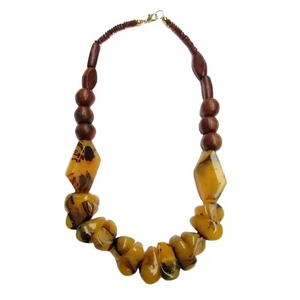 Collier pendentif en résine à la mode bijoux de déclaration pour les femmes conception disponible collier de femmes en résine - Product Image 4