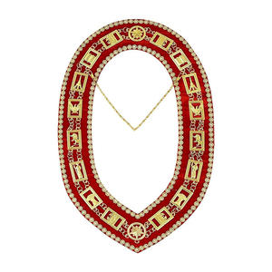 Héroïnes maçonniques de Jericho Collier en chaîne pour femme avec bordure en strass sur velours rouge - Product Image 1