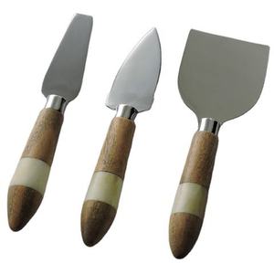 Ensemble de 3 couverts en bois fabriqués à la main en acier inoxydable de qualité alimentaire ensemble de fromage pour dessus de table maison hôtel utilisation abordable meilleure qualité - Product Image 4