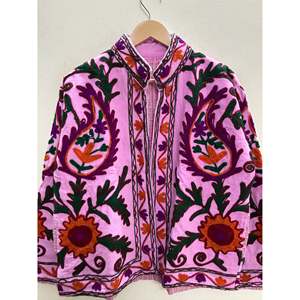 Chaqueta de Algodón Rosa Orchid Bostan, Chaqueta Bomber Transpirable con Bordado Suzani y Motivos de Paisley y Girasol para Primavera - Product Image 3