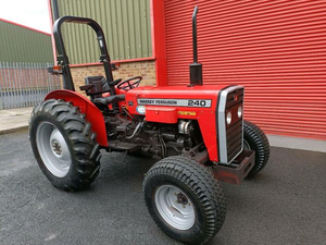 Tracteur Massey Ferguson 240 d'occasion de qualité supérieure, 85 ch, robuste, polyvalent, avec moteur à roues, boîte de vitesses pour divers travaux agricoles - Product Image 3